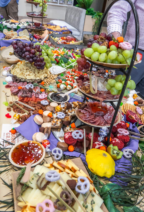 Showpiece + Indulgence Upgrade for 70 Showpiece + Indulgence Upgrade for 70